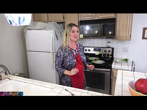 ❤️ A madrasta o ordenha na cozinha antes de sua data ☑ Sexo vídeo em nós pt-br.pornma-com.ru