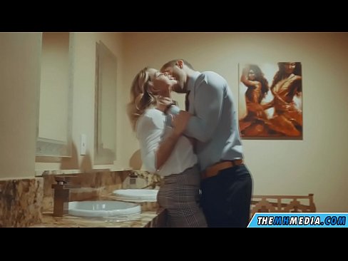 ❤️ Quando uma loira peituda o seduz em um banheiro público ☑ Sexo vídeo em nós pt-br.pornma-com.ru